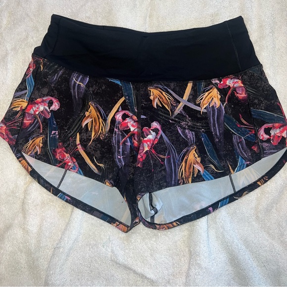 Lululemon speed up high rise 2.5 inch shorts veiled floral black multi - Picture 2 of 3